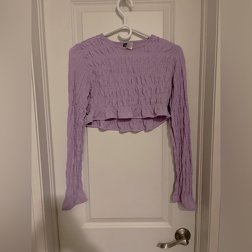 H&M light purple cropped long sleeve top 💜